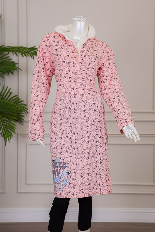 فستان نسائي شتوي طويل لون اوف وايت بياقة دائرية و بأكمام طويلة