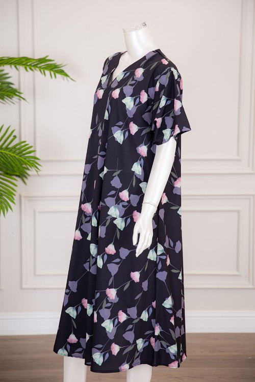 قميص نسائي كلوش لون أسود بطبعة ورود و بياقة قصة سبعة ذو أكمام قصيرة