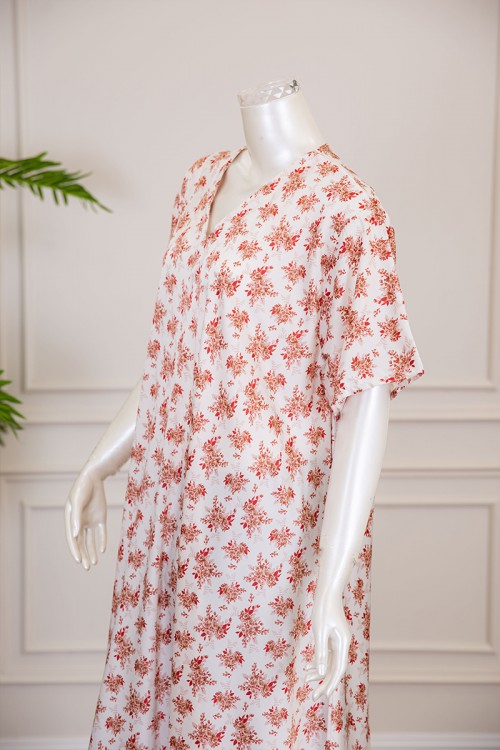 قميص نسائي كلوش لون أبيض مشجر بياقة قصة سبعة ذو أكمام قصيرة