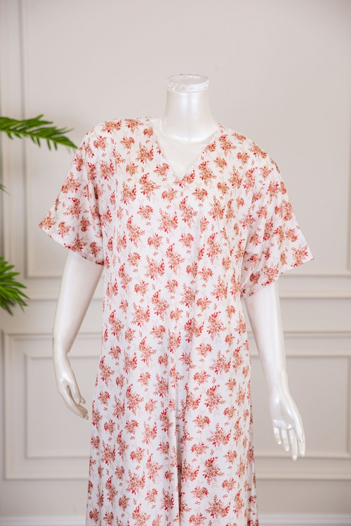 قميص نسائي كلوش لون أبيض مشجر بياقة قصة سبعة ذو أكمام قصيرة