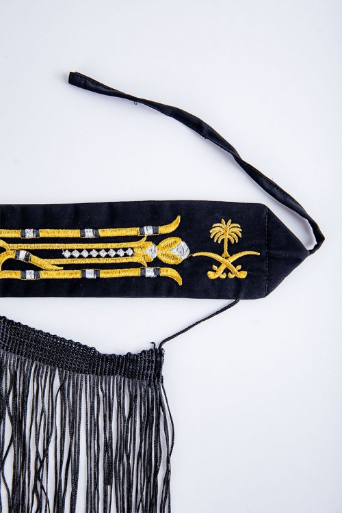 برقع نسائي لون أسود ليوم التأسيس بتطريز باللون الذهبي من الأعلى و بخيط من الأمام