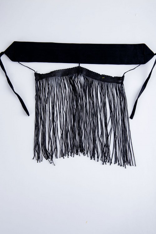 برقع نسائي لون أسود ليوم التأسيس بتطريز باللون الذهبي من الأعلى و بخيط من الأمام