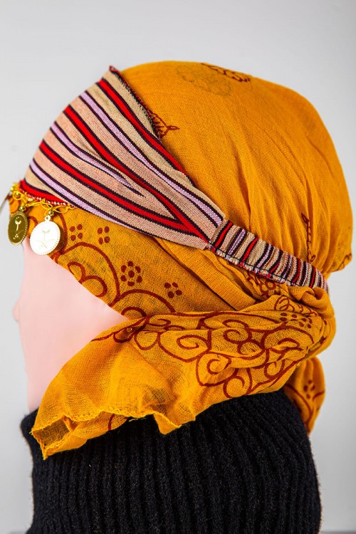 ربطة شعر تراثية ملونة مزينة بجنيهات ذهبية