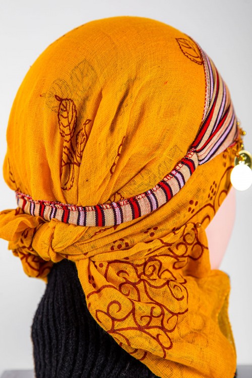 ربطة شعر تراثية ملونة مزينة بجنيهات ذهبية