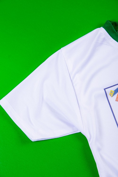 تيشيرت ولادي لون أبيض بهوية استضافة المملكة لكأس العالم 2034