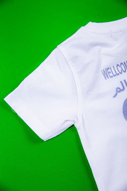 تيشيرت ولادي لون أبيض بهوية استضافة المملكة لكأس العالم 2034