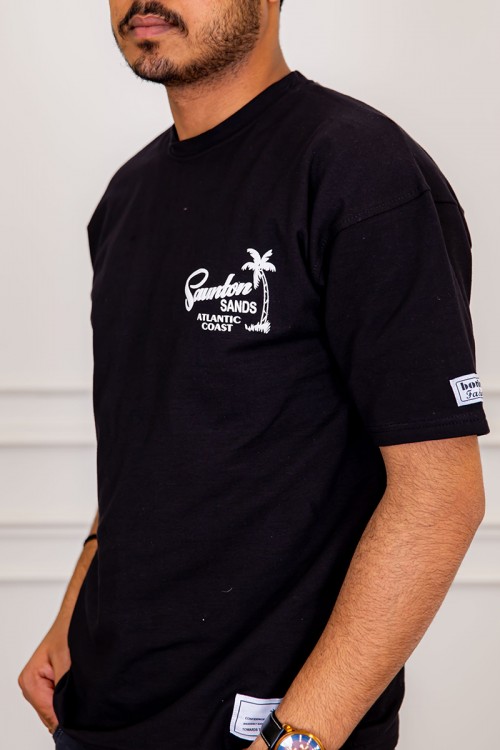 تيشيرت رجالي لون أسود اوفر سايز بكتابات و رسومات من الأمام و الخلف