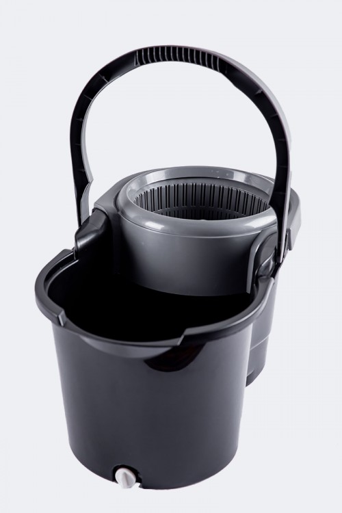 ممسحة أرضية مع دلو مقسّم لجزئين بدوران 360 درجة مع قطعة غيار