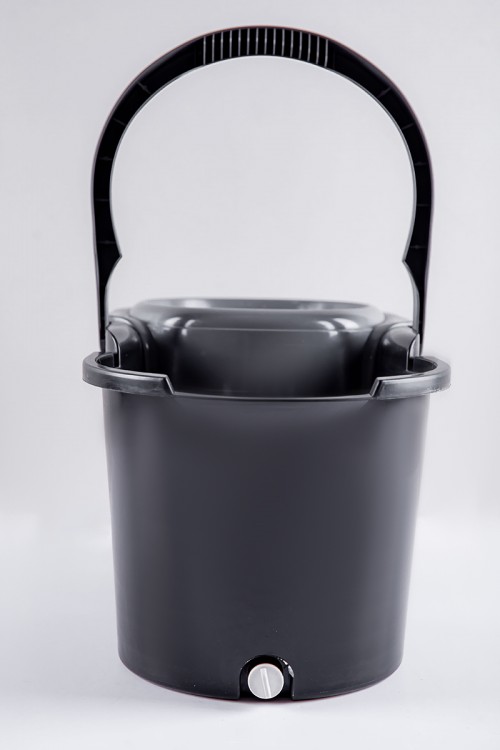 ممسحة أرضية مع دلو مقسّم لجزئين بدوران 360 درجة مع قطعة غيار