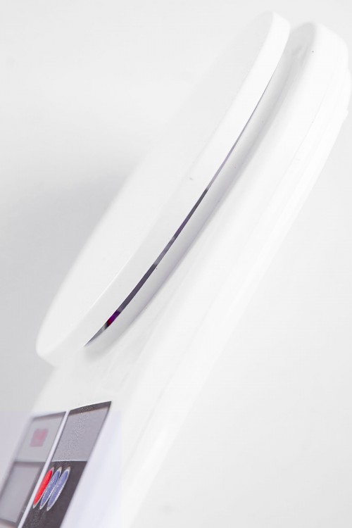 ميزان مطبخ رقمي لون أبيض