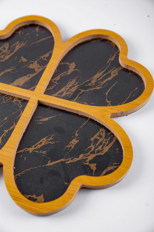 صحن تقديم خشبي لون أسود و ذهبي بأربع تقسيمات