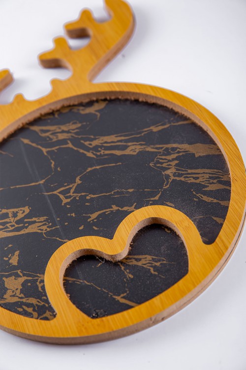 صحن تقديم خشبي لون أسود و ذهبي على شكل سمكة