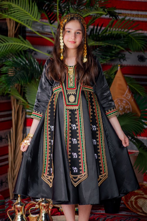 فستان تراثي بناتي لون أسود مزين بتطريز تراثي