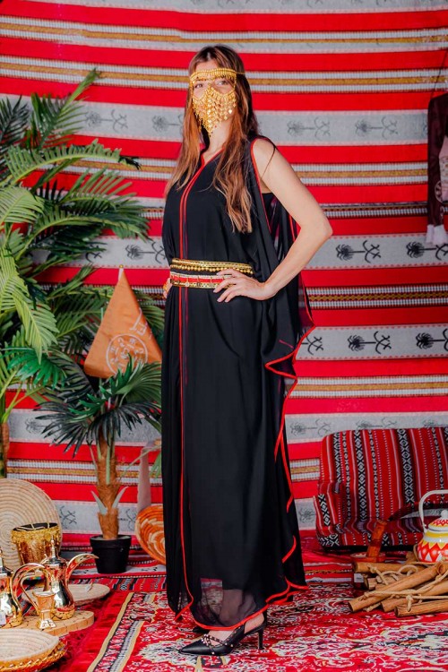 جلابية نسائية ليوم التأسيس متعددة الألوان بقماش استرتش من الداخل و شيفون من الخارج و بحزام في الخصر