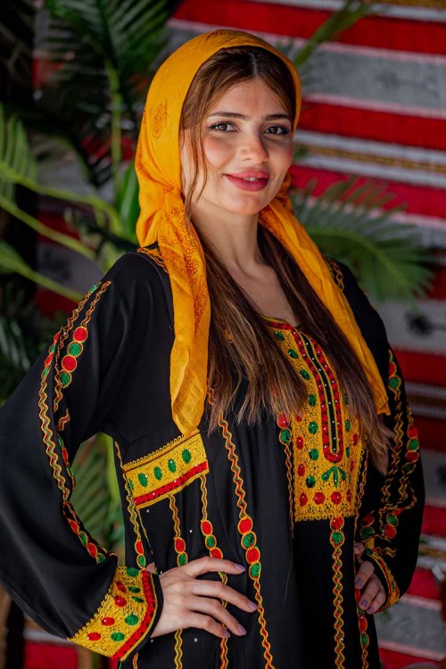 جلابية نسائية عسيري لون أسود بتطريز تراثي ملون