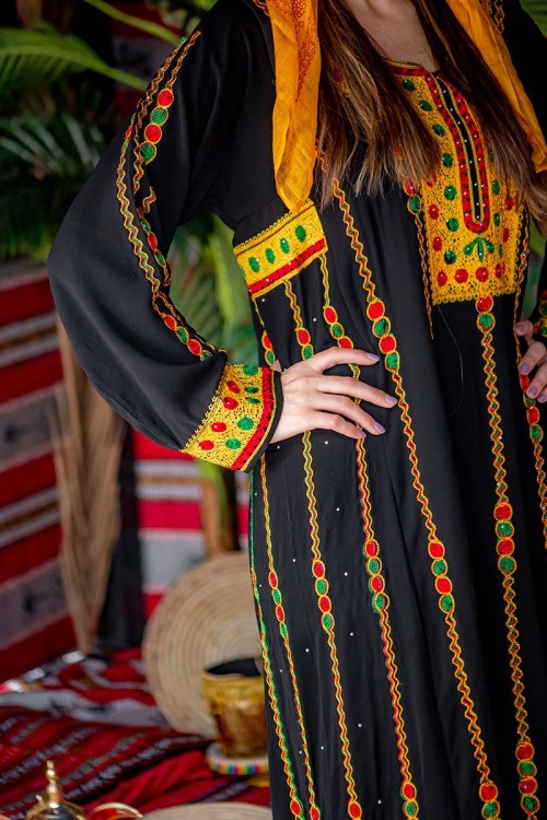جلابية نسائية عسيري لون أسود بتطريز تراثي ملون