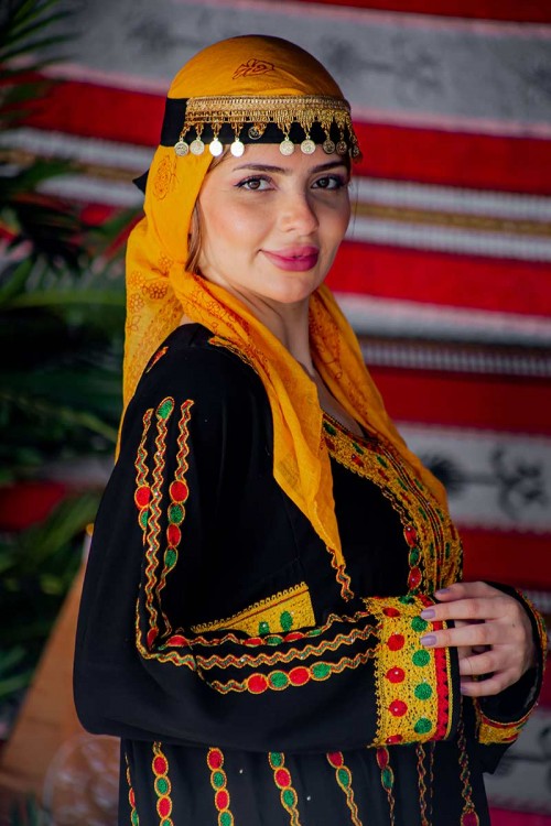 جلابية نسائية عسيري لون أسود بتطريز تراثي ملون