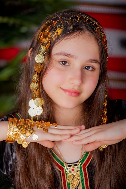 أساور جنيهات مع خاتم لون ذهبي