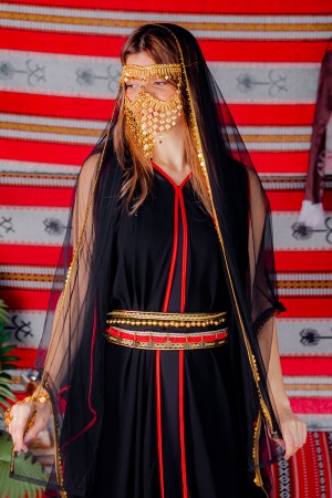 برقع نسائي لون ذهبي ليوم التأسيس 