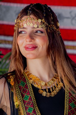 اكسسوار شعر تراثي لون ذهبي بجنيهات