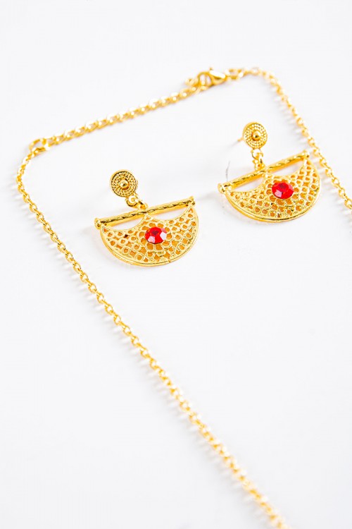 طقم تراثي سلس و حلق متدلي لون ذهبي