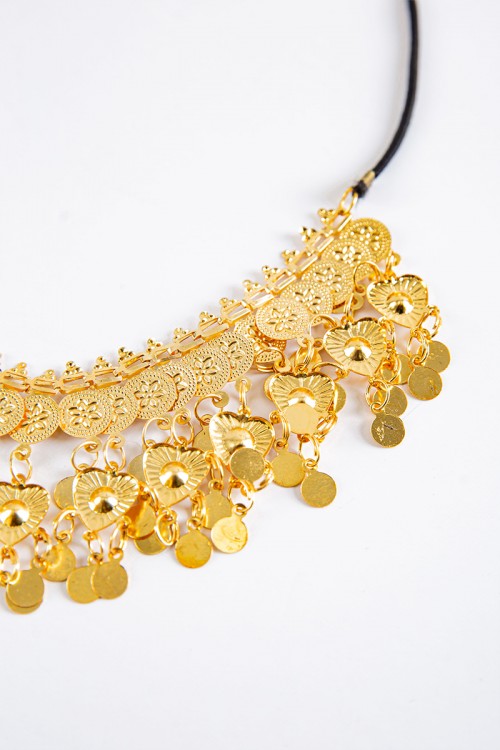 اكسسوار رأس تراثي متدلي مزين بجنيهات ذهبية وقلوب بفصوص ملونة