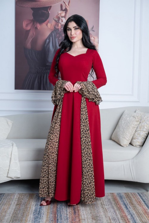 فستان نسائي طويل لون أحمر بكسرات و أطراف أكمام من قماش التايجر