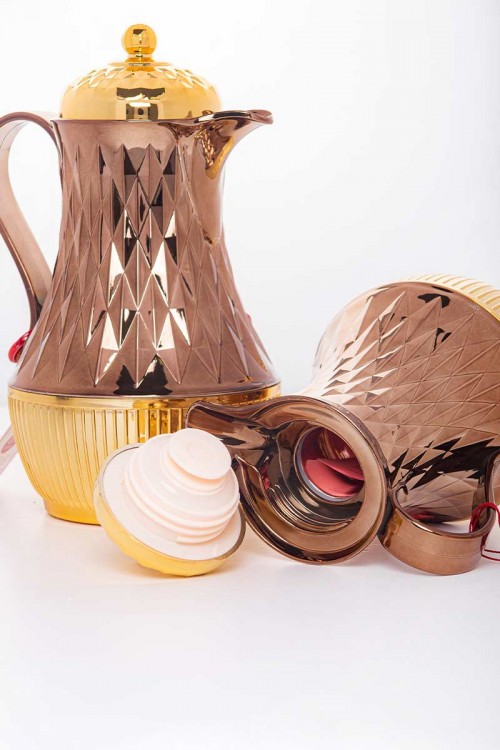 طقم 2 ترامس للقهوة و الشاي لون بني و ذهبي حافظ للحرارة بسعة 1.6 لتر