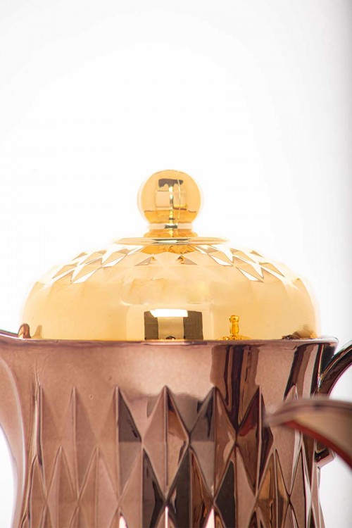 طقم 2 ترامس للقهوة و الشاي لون بني و ذهبي حافظ للحرارة بسعة 1.6 لتر