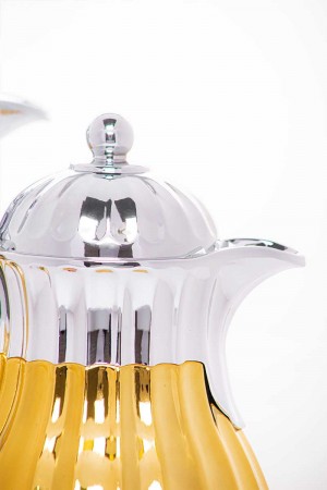 طقم 2 ترامس للقهوة و الشاي لون ذهبي و فضي حافظ  للحرارة  بسعة 1.6 لتر