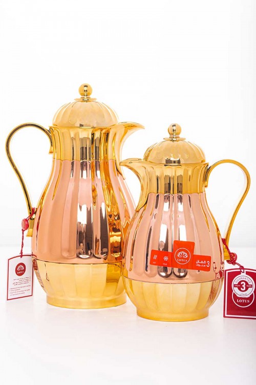 طقم 2 ترامس للقهوة و الشاي لون ذهبي و بيج حافظ للحرارة بسعة 1.6 لتر