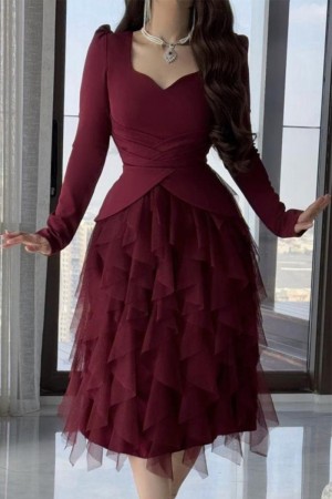 فستان نسائي ميدي لون عودي بأكمام طويلة و كسرات شيفون مبطن من الأسفل 