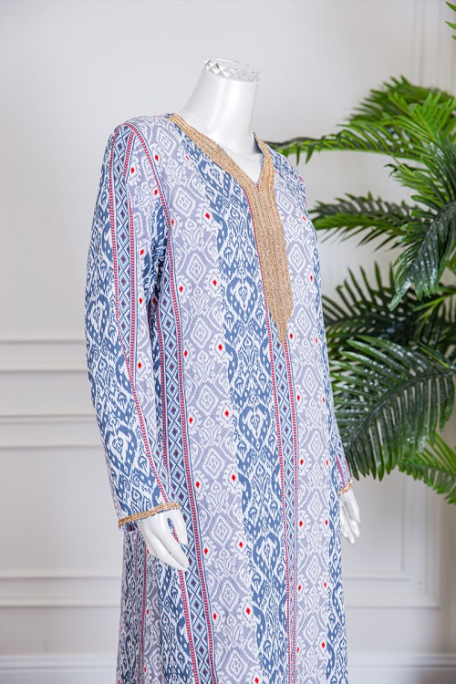 قميص نسائي طويل ملون بياقة كلفة مطرزة لون بيج ذو أكمام طويلة