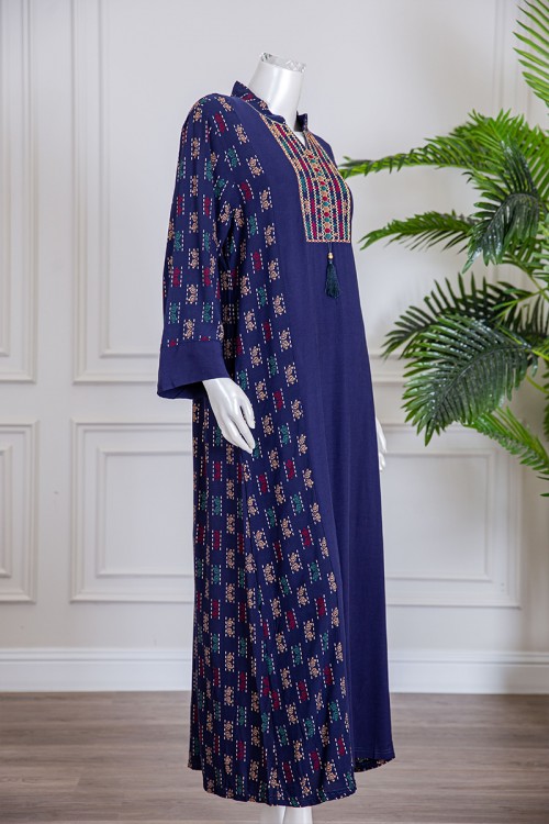 قميص نسائي طويل لون كحلي بياقة عالية مع تطريز ملون ذو أكمام طويلة