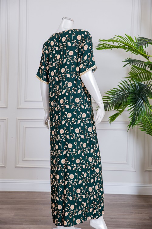 قميص نسائي طويل لون زيتي مزين بطبعات زهور و بياقة كلفة مطرزة لون بيج فاتح ذو أكمام قصيرة