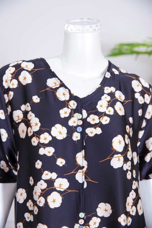 قميص نسائي قصير لون أسود مزين بطبعات ورود و أزرار ملونة من الأمام ذو أكمام قصيرة