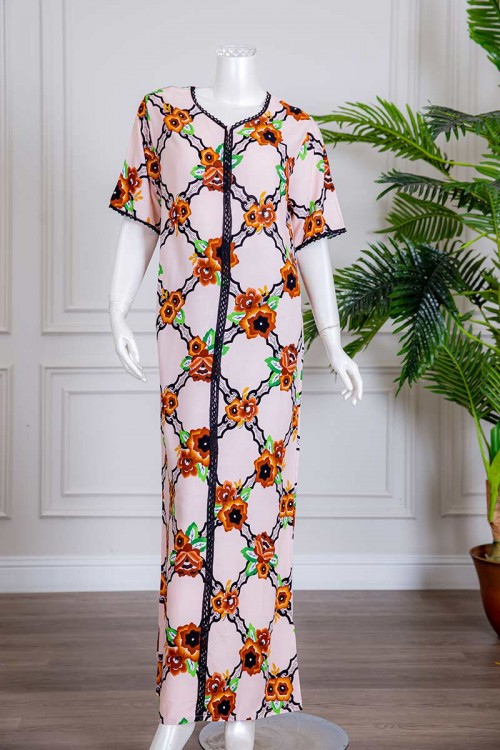 قميص نسائي طويل لون بيج بياقة دائرية مزين بورود ملونة ذو أكمام قصيرة