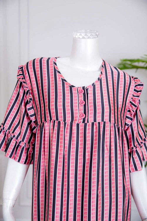 قميص نسائي طويل لون سماوي بياقة دائرية مشجر و بأزرار من الأمام ذو أكمام قصيرة