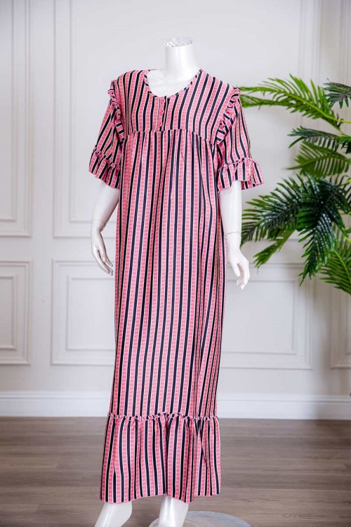 قميص نسائي طويل لون سماوي بياقة دائرية مشجر و بأزرار من الأمام ذو أكمام قصيرة