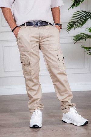 بنطلون رجالي لون بيج فاتح بجيوب من الجانبين و الخلف 