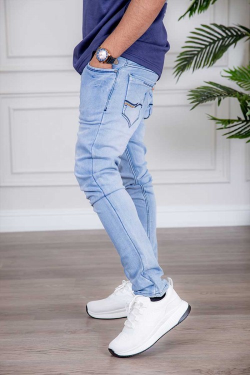 بنطلون رجالي جينز لون سماوي بجيوب من الجانبين و الخلف