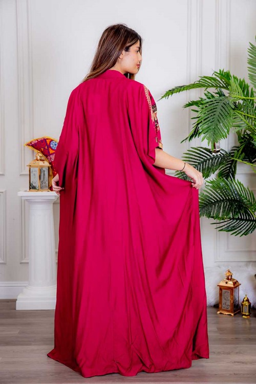 جلابية نسائية قطعتين لون وردي غامق بتطريز ذهبي و بزخارف ملونة