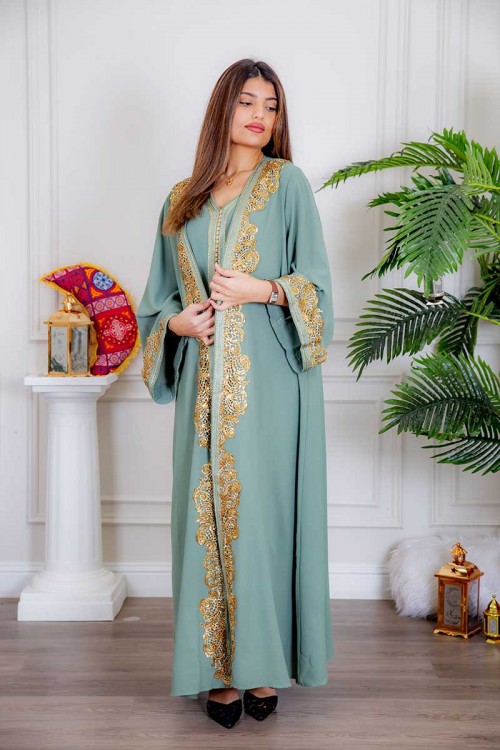 جلابية نسائية قطعتين لون تركواز فاتح بتطريز ذهبي من الأكمام و الأمام