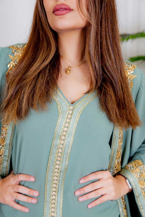 جلابية نسائية قطعتين لون تركواز فاتح بتطريز ذهبي من الأكمام و الأمام