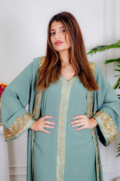 جلابية نسائية قطعتين لون تركواز فاتح بتطريز ذهبي من الأكمام و الأمام