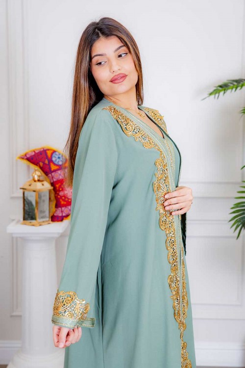 جلابية نسائية قطعتين لون تركواز فاتح بتطريز ذهبي من الأكمام و الأمام