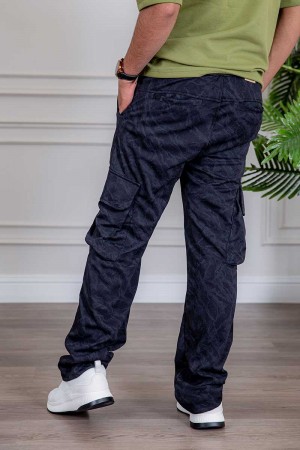 بنطلون رجالي ستريتش لون كحلي بجيوب من الجانبين و برباط في الخصر 