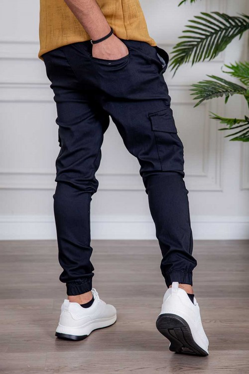 بنطلون رجالي لون أسود بجيوب من الجانبين و الخلف و برباط في الخصر