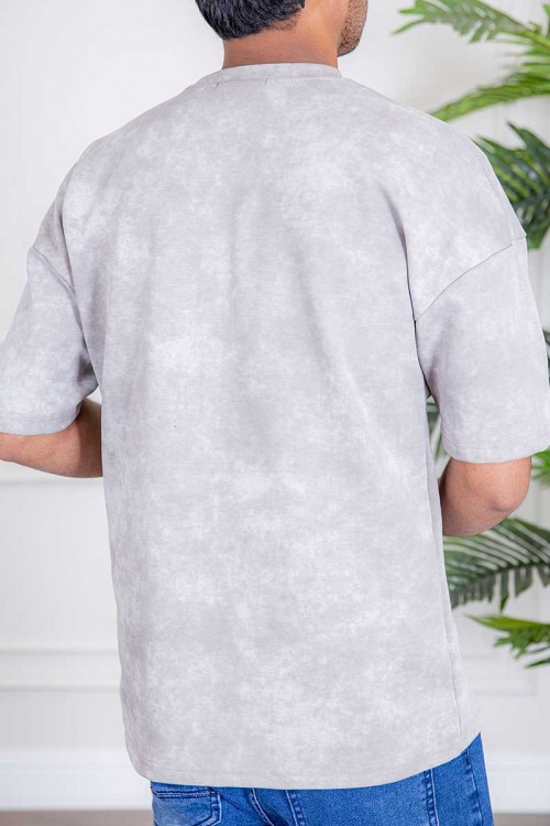 تيشيرت رجالي لون رمادي بكتابات من الأمام
