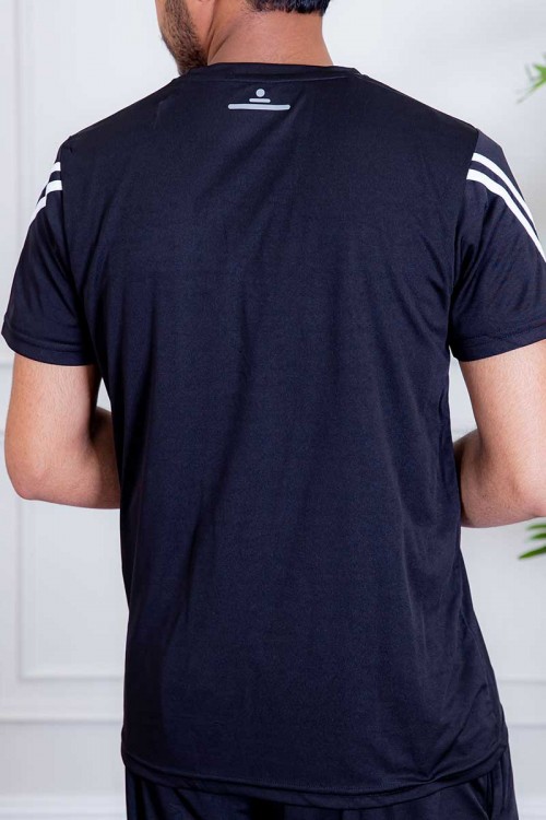 طقم رياضي رجالي قطعتين تيشيرت و شورت باللون الأسود المخطط بالأبيض من الجانبين